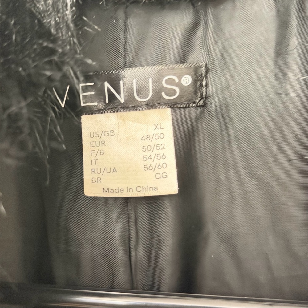 VENUS XL Black Puffer Pleated Dress Coat w/ Faux Fur (Fur worn) has been washed. - Picture 6 of 9